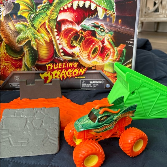 Monster Jam Dragon Playset and red Stunt dial playset - Picture 7 of 13
